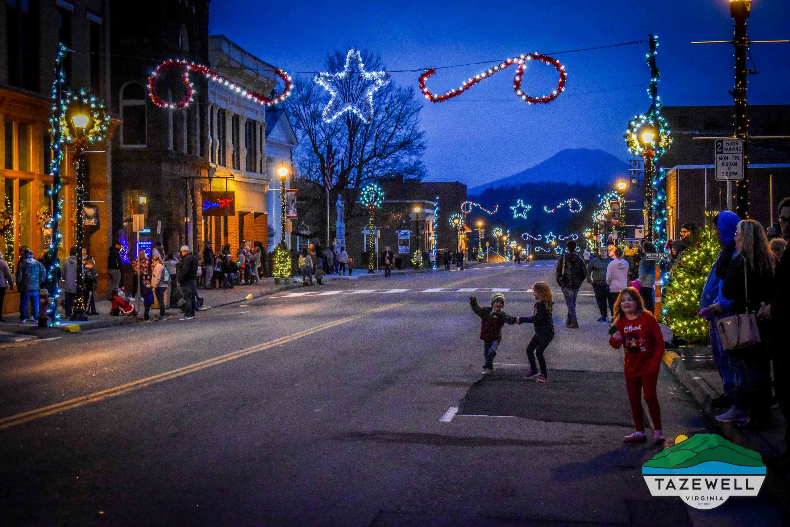 Christmas Market and Parade Held in Tazewell